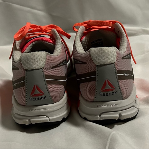 Reebok women’s walking/running shoes. CTR = cushion transition rebound. Size 11 - Picture 6 of 12